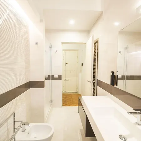 Spanish Steps Lovely With Balcony Apartman *